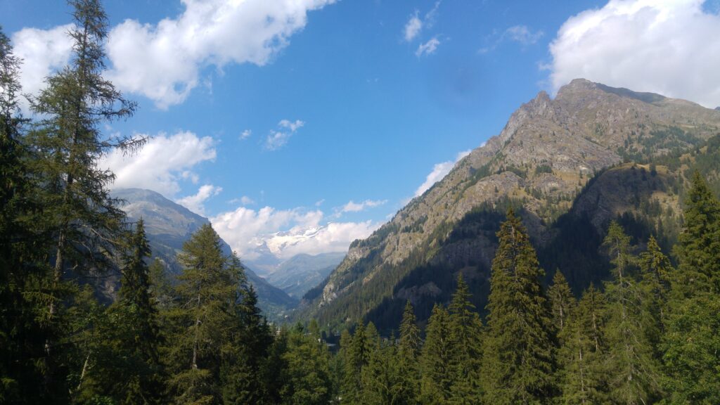 Rich results on Google's SERP when searching for "Valle D'aosta"